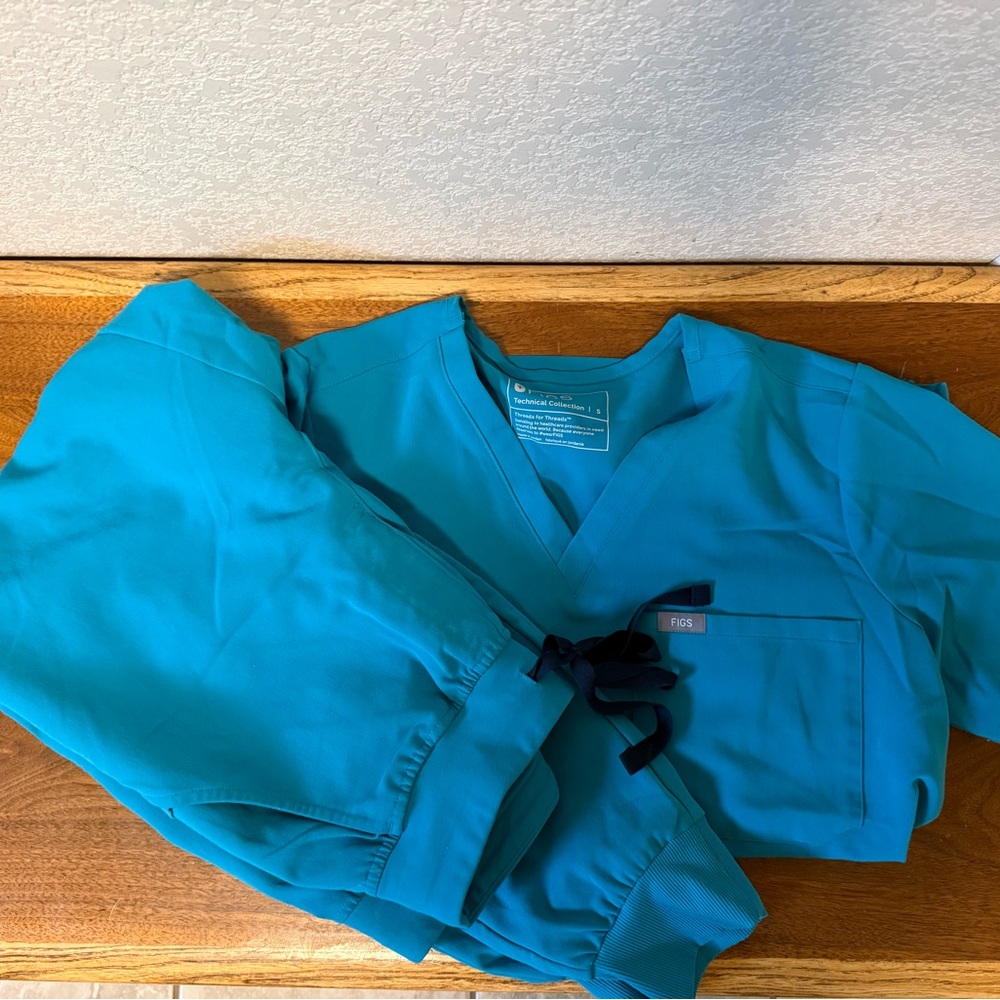 Figs Teal Scrub Set